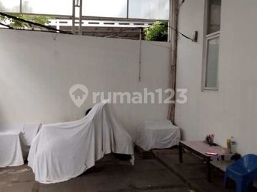 Rumah Indah Lokasi Strategis Dekat ke Lippo Mall Kemang dan Blok M di Cipete Utara - Jakarta Selatan