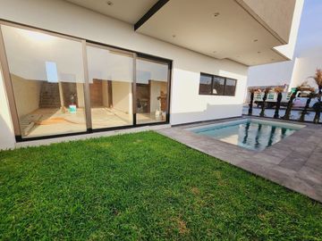 Casa en VENTA con ALBERCA fraccionamiento PUNTA TIBURON