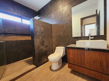 Casa en VENTA con ALBERCA fraccionamiento PUNTA TIBURON
