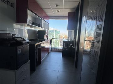 Arriendo Oficina Premium, posible Amoblada, Nueva Las Condes
