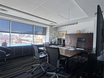 Arriendo Oficina Premium, posible Amoblada, Nueva Las Condes