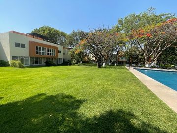 VENTA DE CASA CON ALBERCA Y JACUZZI YAUTEPEC