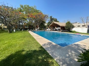 VENTA DE CASA CON ALBERCA Y JACUZZI YAUTEPEC