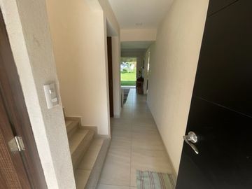 VENTA DE CASA CON ALBERCA Y JACUZZI YAUTEPEC