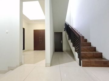 "r" rumah mewah siap huni di pejaten jakarta selatan dki jakarta