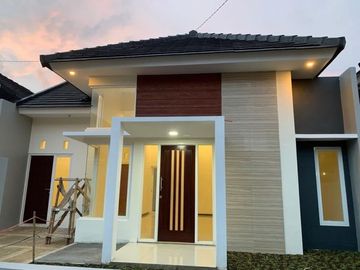 Rumah Murah Desain Villa dekat Kampus Unisma di Joyo Agung Malang