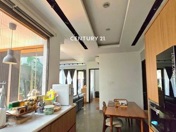 TURUN HARGA. Rumah Siap Huni  Kondisi Terawat Di Discovery Bintaro