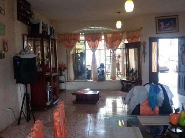 VENTA DE CASA EN LOS UNIFICADOSMas Informacion  (099) 971- ----