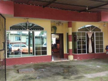 VENTA DE CASA EN LOS UNIFICADOSMas Informacion  (099) 971- ----