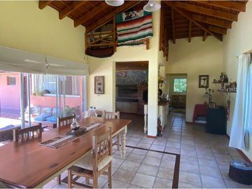 Expectacular casa quinta en B. El Rodeo!!!