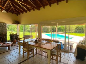 Expectacular casa quinta en B. El Rodeo!!!