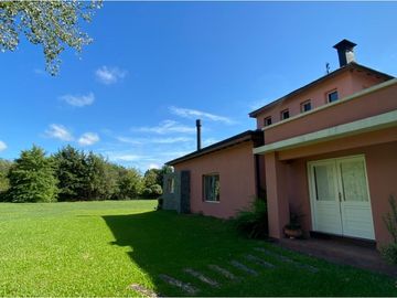 Expectacular casa quinta en B. El Rodeo!!!