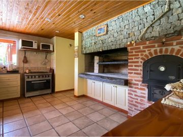 Expectacular casa quinta en B. El Rodeo!!!