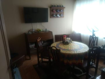 Vendo Excelente Casa Dos Pisos, Una Cuadra Del Mall