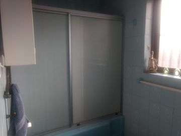 Vendo Excelente Casa Dos Pisos, Una Cuadra Del Mall