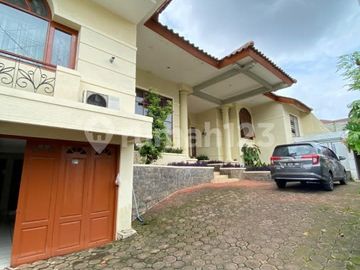 Rumah Halaman Luas 1 Lantai di Bukit Cinere Indah – Lokasi Elite & Super Luas