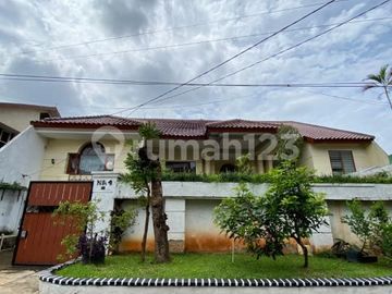 Rumah Halaman Luas 1 Lantai di Bukit Cinere Indah – Lokasi Elite & Super Luas