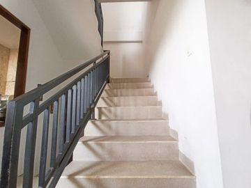 DIJUAL RUMAH SECOND 2 LANTAI DEKAT KOTA DENPASAR
