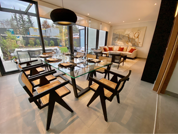 Casa en venta de 4 dorm. en Las Condes