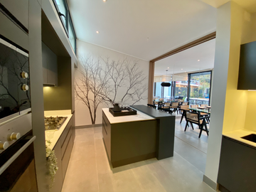 Casa en venta de 4 dorm. en Las Condes