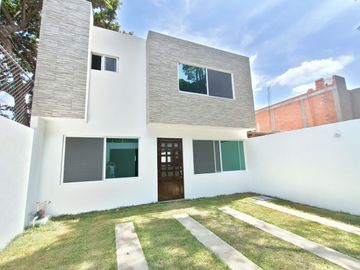 PREVENTA Casa + alberca en Jiutepec