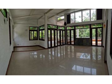 Casa independiente en Pance sur de Cali cerca al parque de Las Garzas