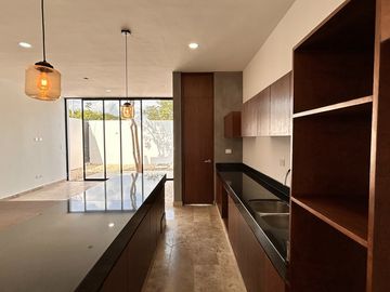 Casa tipo TH en preventa en la zona Country Club