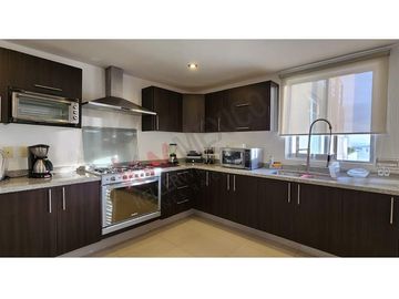 INCREIBLE OFERTA CASA CON SOTANO Y AMPLIO JARDÍN EN LOMAS DE JURIQUILLA AHORA MÁS ACCESIBLE