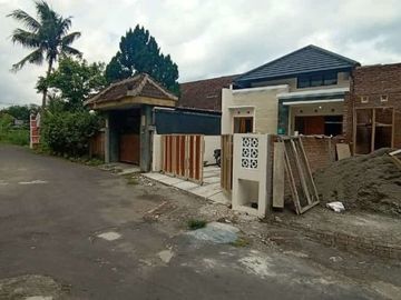 Baru Siap Huni Gentan, Jalan kaliurang km 10
