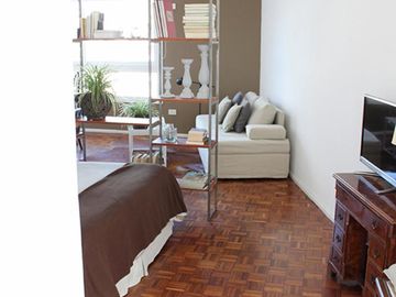 M T de Alvear al 600 - Retiro // VENTA: 2 Ambientes hecho uno dividido