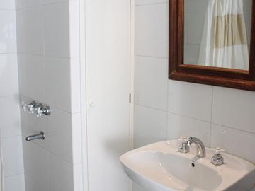 M T de Alvear al 600 - Retiro // VENTA: 2 Ambientes hecho uno dividido