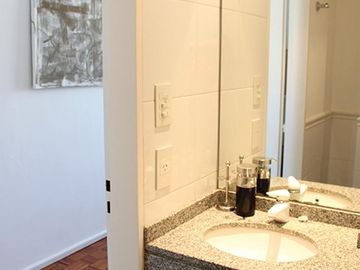 M T de Alvear al 600 - Retiro // VENTA: 2 Ambientes hecho uno dividido