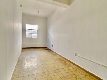 GREENWOOD VENDE PISO EN PEATONAL AV. RIVADAVIA, EN EL CENTRO DE SAN JUAN