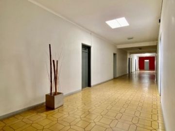 GREENWOOD VENDE PISO EN PEATONAL AV. RIVADAVIA, EN EL CENTRO DE SAN JUAN