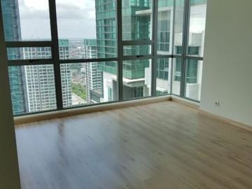 Apartemen ST Moritz Tipe SkyLoft 2 Lantai Semi Furnished
