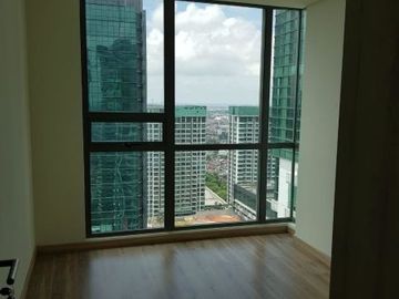 Apartemen ST Moritz Tipe SkyLoft 2 Lantai Semi Furnished