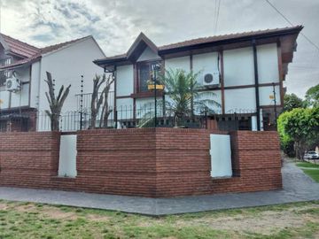 Casa en venta en Quilmes Este
