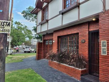 Casa en venta en Quilmes Este