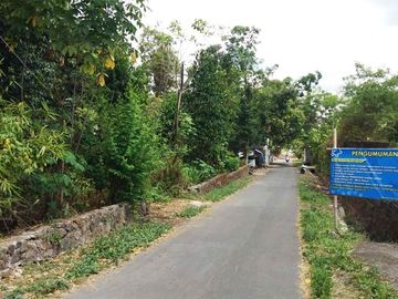 Tanah pekarangan luas dekat kampus UII