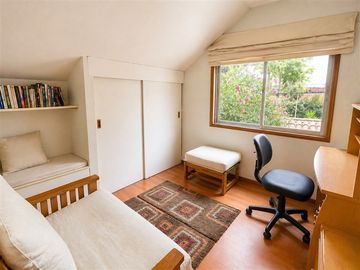 Acogedora casa en venta de 4 dorm. en Las Condes