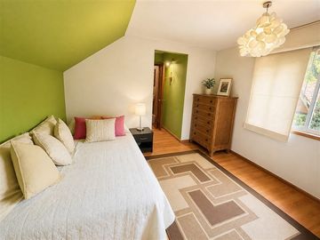 Acogedora casa en venta de 4 dorm. en Las Condes