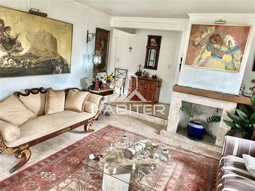 Casa en arriendo de 5 dorm. en Sagrada Familia