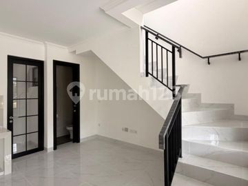 Disewa Rumah Bukit Nirmala Dekat Tol Pik 2 Uk 4,5X10 Brand New