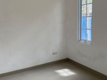 Rumah Bagus Paramount Village Simongan Dekat POLDA dan RS. Kariadi