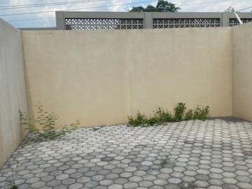 Rumah Bagus Paramount Village Simongan Dekat POLDA dan RS. Kariadi