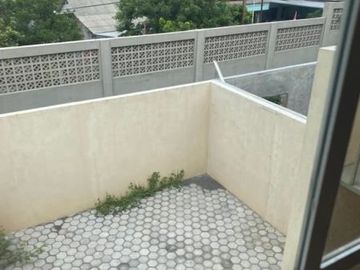 Rumah Bagus Paramount Village Simongan Dekat POLDA dan RS. Kariadi