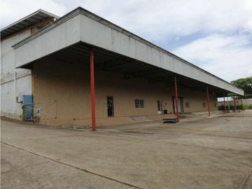 GALPON INDUSTRIAL +LOCAL + OFICINAS CARRETERA PANAMERICANA PACORA