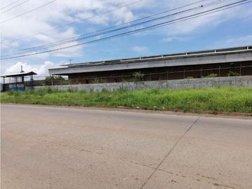 GALPON INDUSTRIAL +LOCAL + OFICINAS CARRETERA PANAMERICANA PACORA