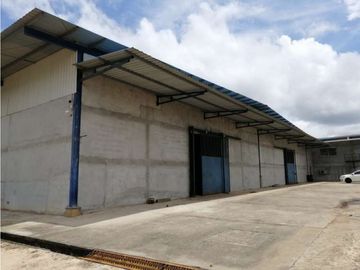 GALPON INDUSTRIAL +LOCAL + OFICINAS CARRETERA PANAMERICANA PACORA