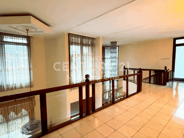 Rumah  Menteng 2 Lantai Nempel Jl Imam Bonjol
